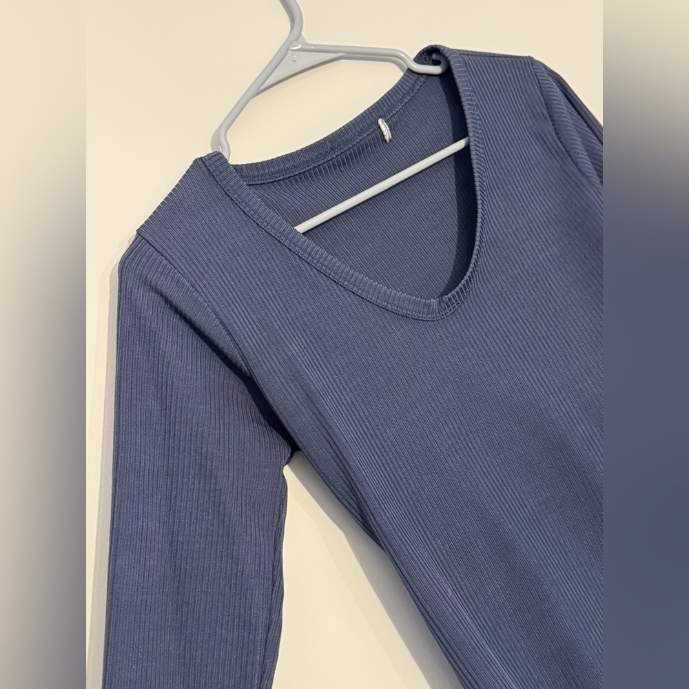 V neck ribbed long sleeve